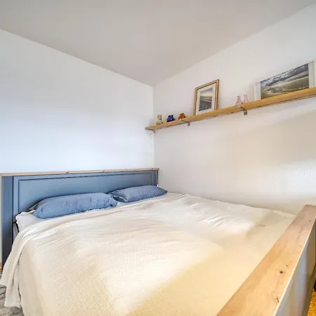 - Haus C, App 0c0512 *
