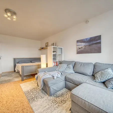 - Haus C, App 0c0512 *